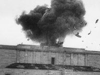 https://www.emd.tu-braunschweig.de/files/gimgs/th-124_124_34detonation-of-the-swastika-on-top-of-the-zeppelintribune.jpg