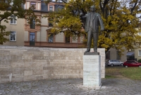 https://www.emd.tu-braunschweig.de/files/gimgs/th-83_83_ernst-thaelmann01.jpg